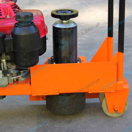 Grinding Wheel Feed Adjustment Detail