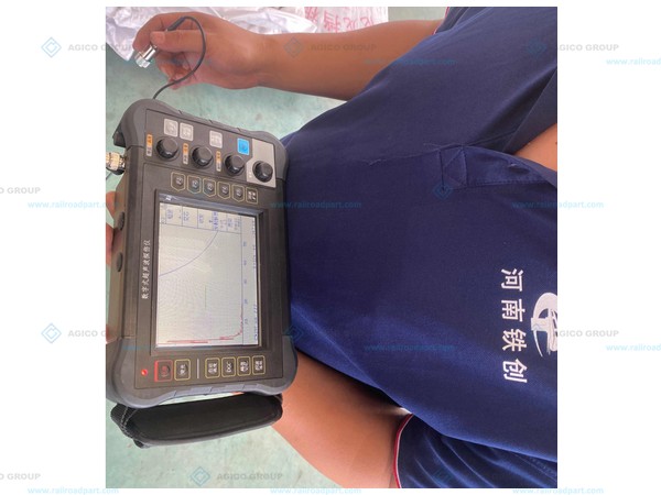 Flaw-detection instrument used in the slide-baseplate development records