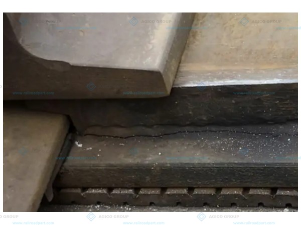 Weld separation on an existing welded turnout slide plate